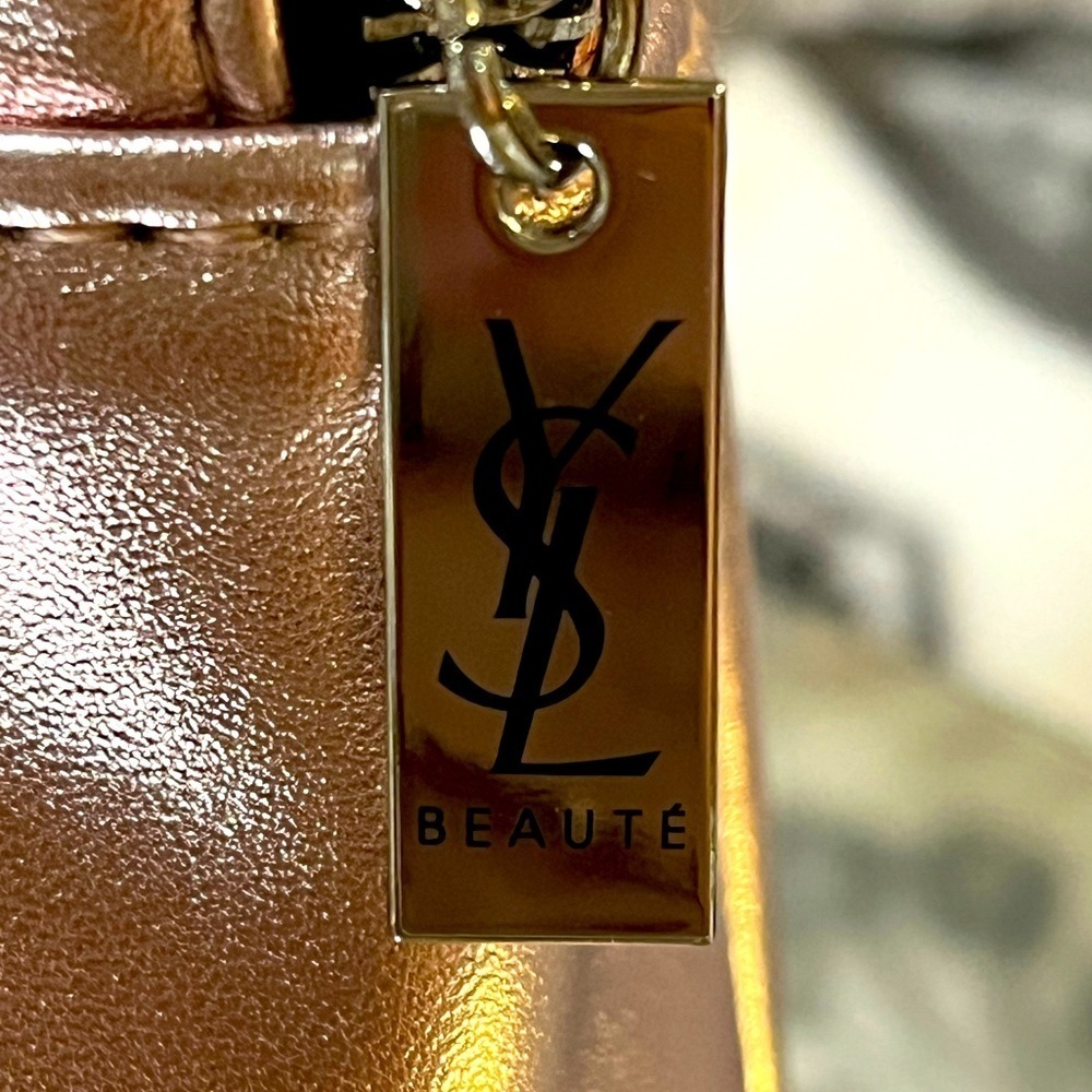 Yves Saint Laurent Beauté Pouch Rose Gold - Picture 4 of 10